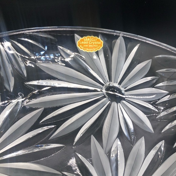 Large 9” Sunflower crystal decorative bowl 24%pbO made in western Germany - Picture 3 of 6